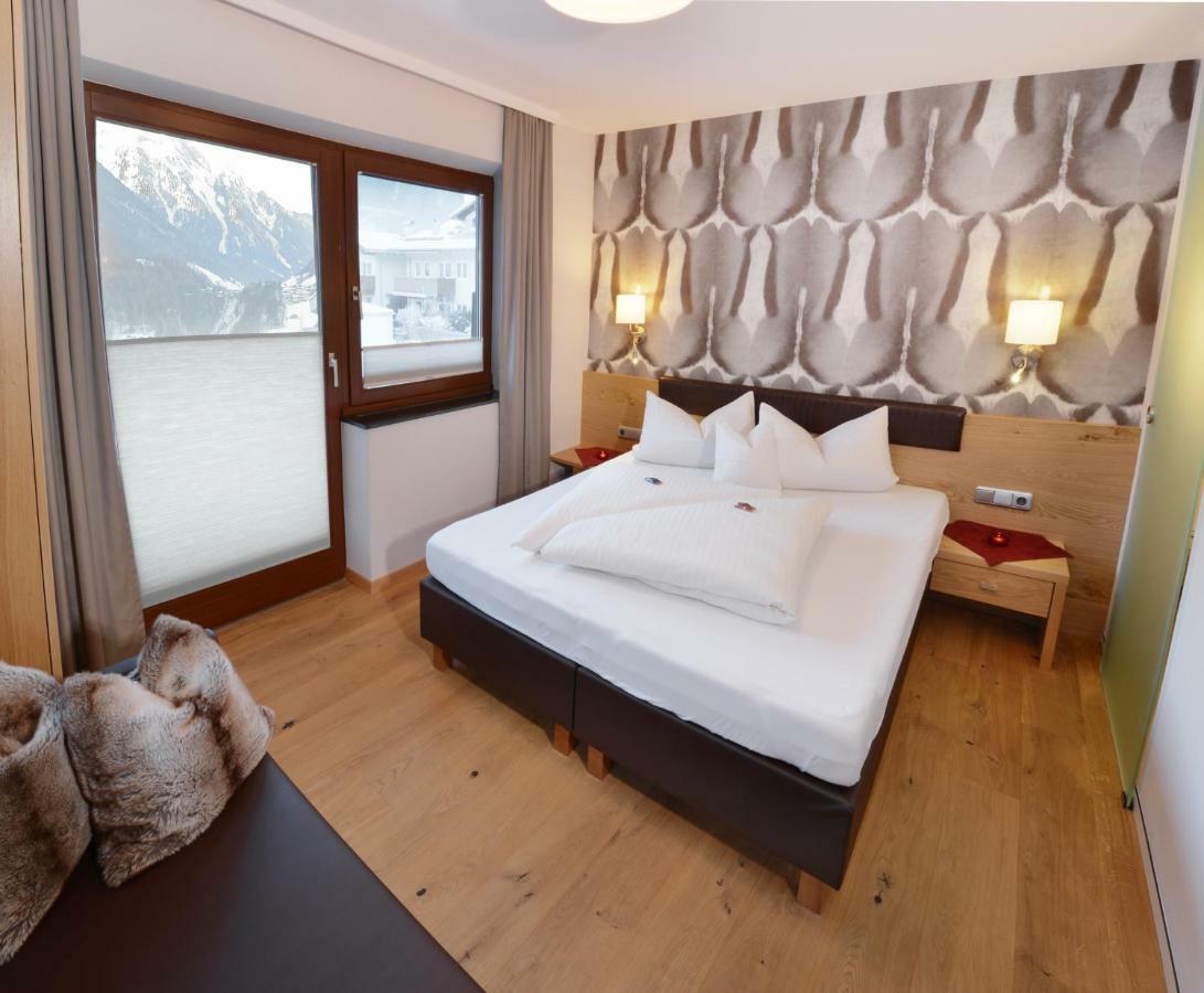 Gaestehaus Oblasser Mayrhofen Room photo